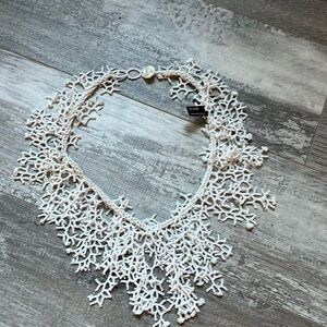 NWT Vintage Banana Republic Coral Beading Statement Necklace